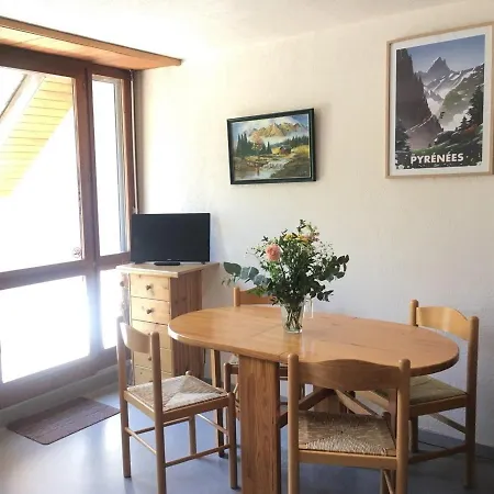 Διαμέρισμα St Lary Proche Du Centre, Au Calme Avec Vue Montagne