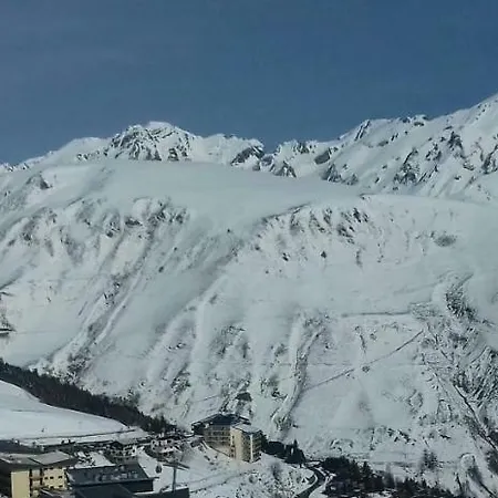 St Lary Proche Du Centre, Au Calme Avec Vue Montagne Διαμέρισμα